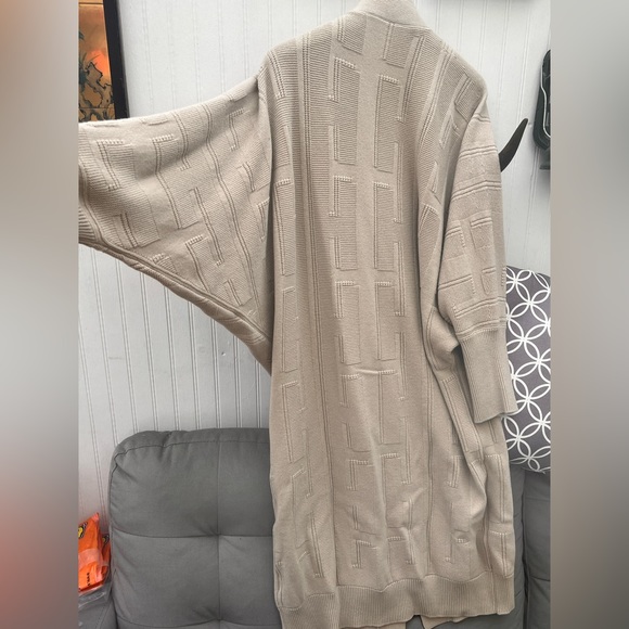 Authentic Hermes Long Cardigan 100% virgin wool - Picture 3 of 6